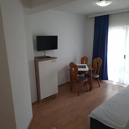 Apartment Dalmacija *
